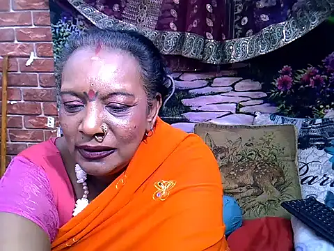IndianAce1 Adlı Modelin Canlı XXX Sohbeti