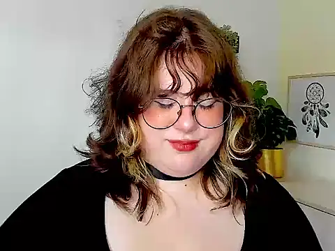 צ'אט XXX בשידור חי של OpheliaLush
