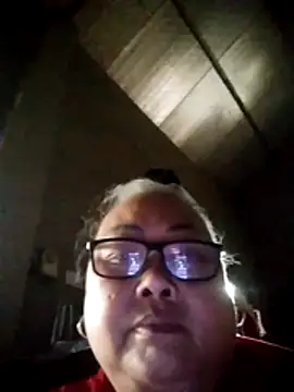 YourMomy-'s Live XXX Chat