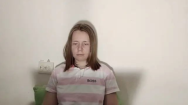 XXX chat uživo modela YadaSteiner