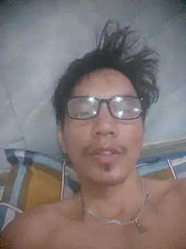 traiwe06's Live XXX Chat