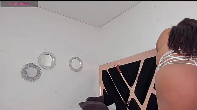Alenajones live XXX chat
