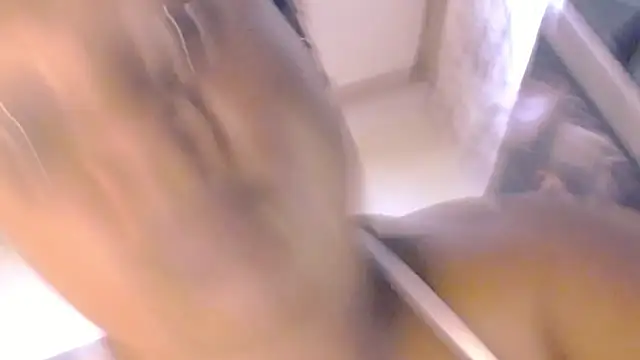 Ebonyfancyface élő XXX-chatje