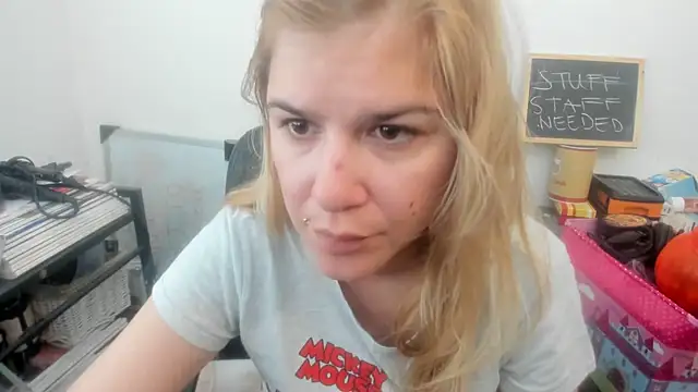 new_but_cute's Live XXX Chat