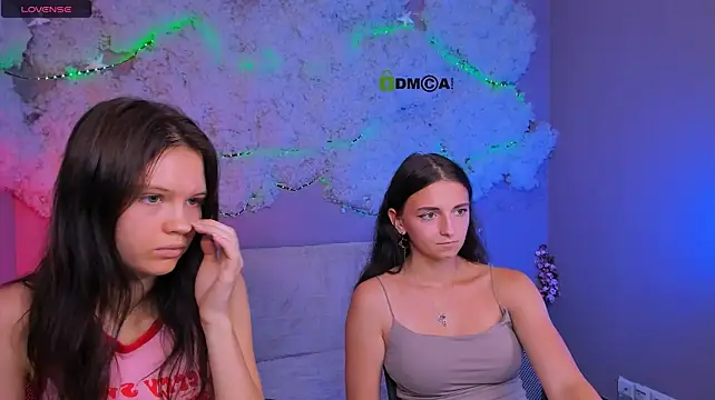 הופעת וובקאם של caroline_honeyy
