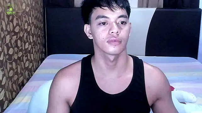 Pokazy przed kamerką – Crazyasiancum1