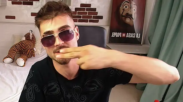 KyloEast Chat XXX live