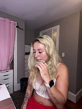 Show modela SalemAlexiss na web-kameri