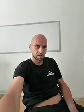 Oliver_outside Live XXX-chat