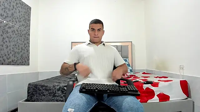 simookeler Adlı Modelin Canlı XXX Sohbeti