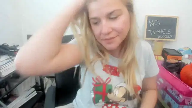 new_but_cute Adlı Modelin Canlı XXX Sohbeti