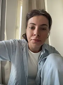 CurlyLara Pertunjukan Webcam