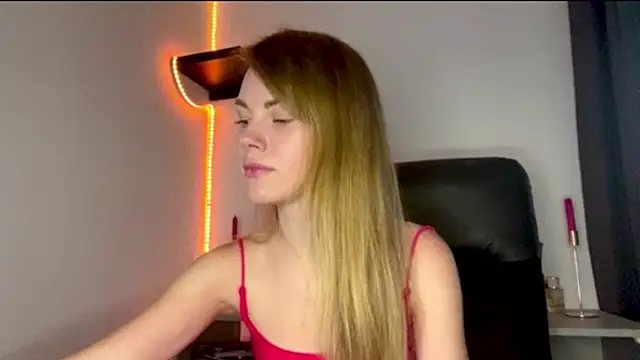 SunnyStrike's Live XXX Chat