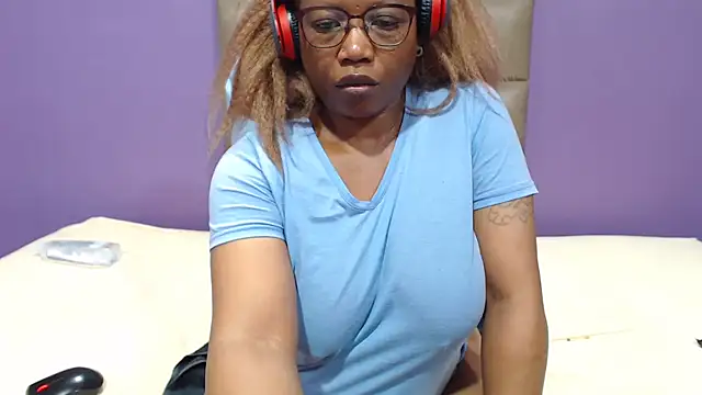 Chat XXX en directo de PeachAss4UU