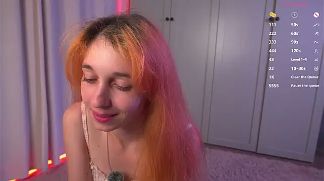 tgirlfoxy's Webcam Show