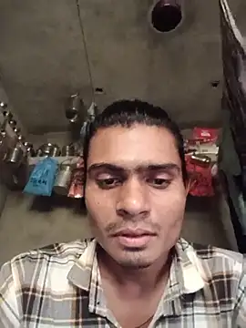 Yash_Sharma18 Adlı Modelin Canlı XXX Sohbeti