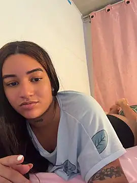 Little_Gaby_ Adlı Modelin Canlı XXX Sohbeti