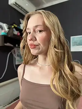 MilaMoone লাইভ XXX চ্যাট