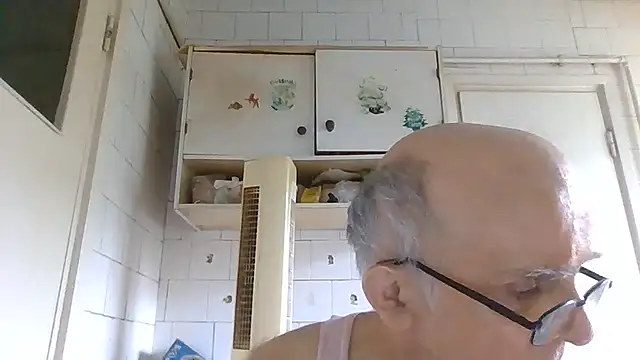 mariusica1@xh Live XXX Chat