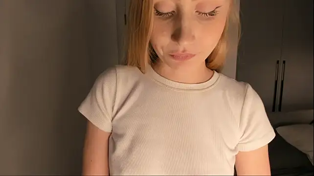 KimikoFolwell live XXX chat
