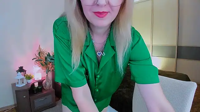 YourUniverser's Live XXX Chat