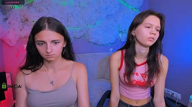 caroline_honeyyのウェブカメラショー