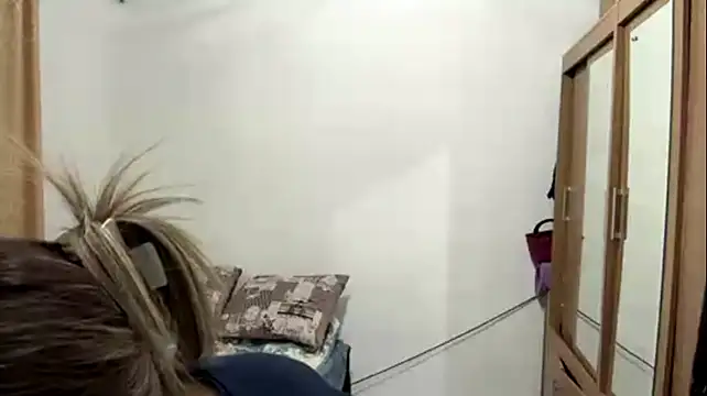 CloudyClamber লাইভ XXX চ্যাট