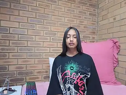 צ'אט XXX בשידור חי של indiansexkitten23