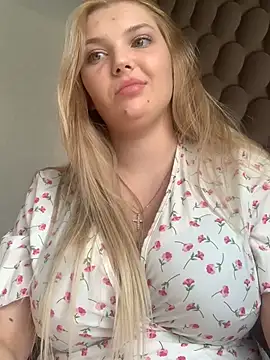 Vikki-Stoun Chat XXX live