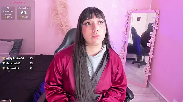 XXX chat uživo modela Emily_Roussee