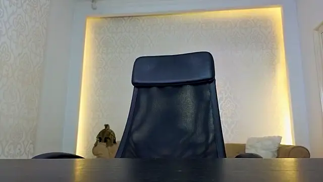 XXX chat uživo modela KellenWest