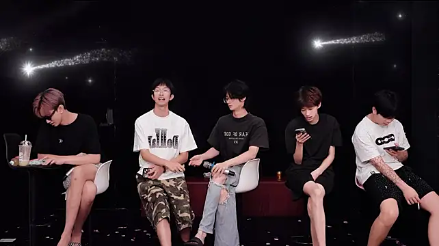 Chenyong123 即時 XXX 聊天
