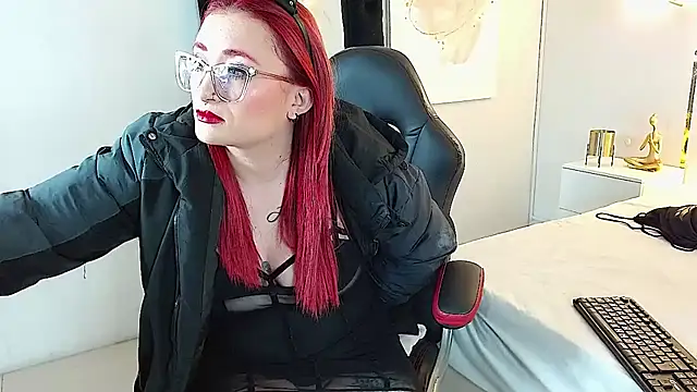 Chat +18 de Lilith_NoirF ao vivo