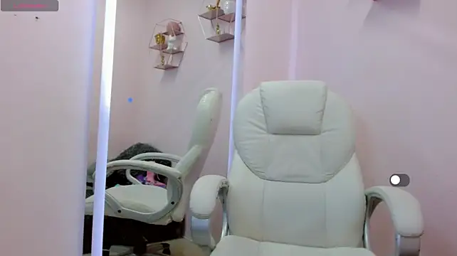 Czat XXX na żywo – SHARONCUTE_F1