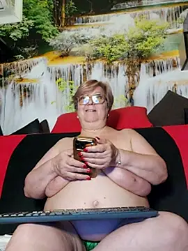QueenPammy1 Chat XXX in diretta