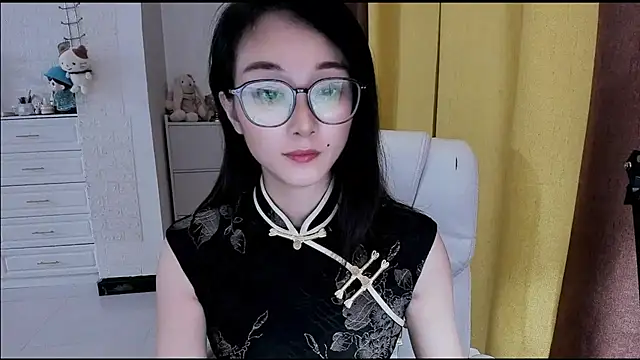 NIAN-er Adlı Modelin Canlı XXX Sohbeti