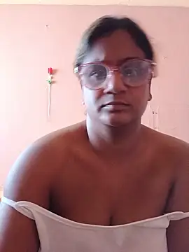 Chat +18 de indianstrawberrylips4u ao vivo