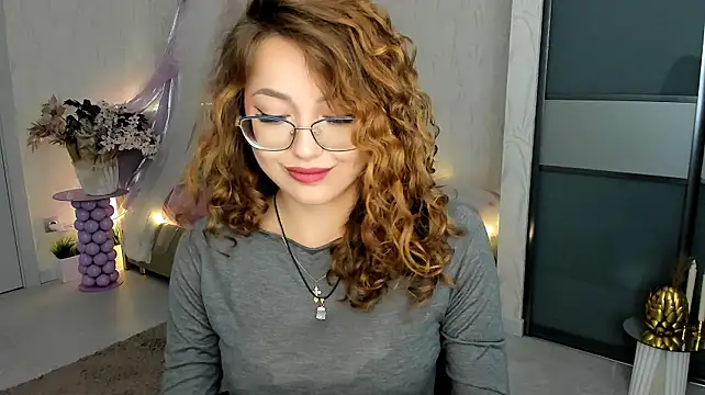 SereneFlame Chat XXX live