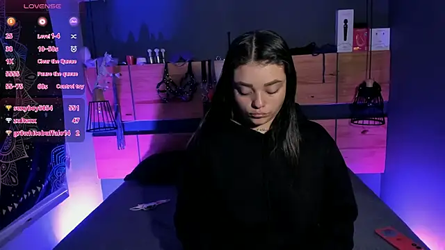 Chloe_Killua's Live XXX Chat
