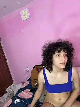 TeensNews18 Adlı Modelin Canlı XXX Sohbeti