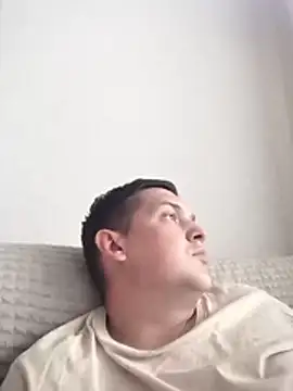 Artemka33 webcam show