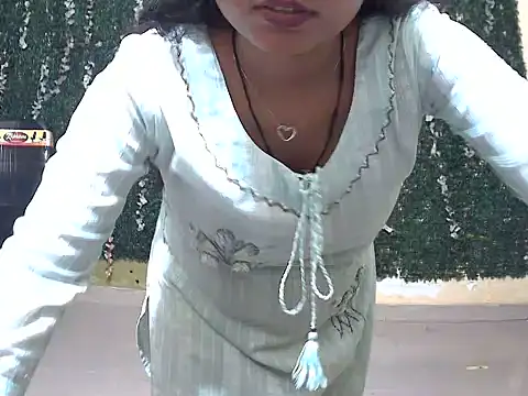 Ruhi_HottyのライブXXXチャット