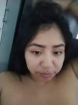 Amber_Herrera Adlı Modelin Canlı XXX Sohbeti