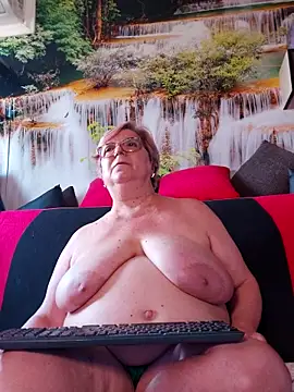 QueenPammy1 Live XXX-Chat