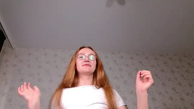 miay_here_ Show in webcam