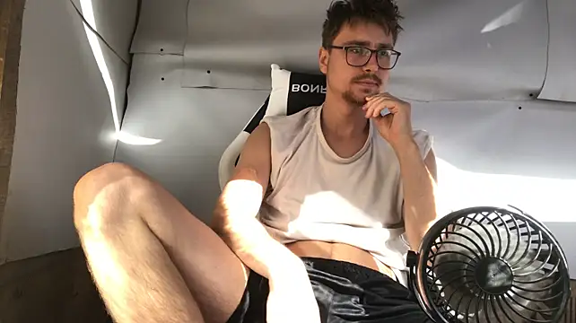 HotGentleman_3003 webcam show