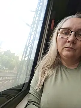 Živý XXX chat MaskedQueen77