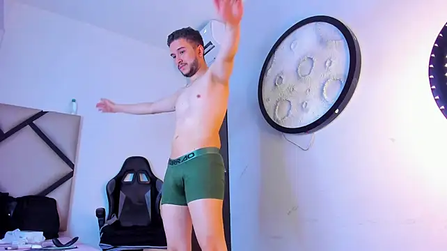 mike_257 Show Webcam