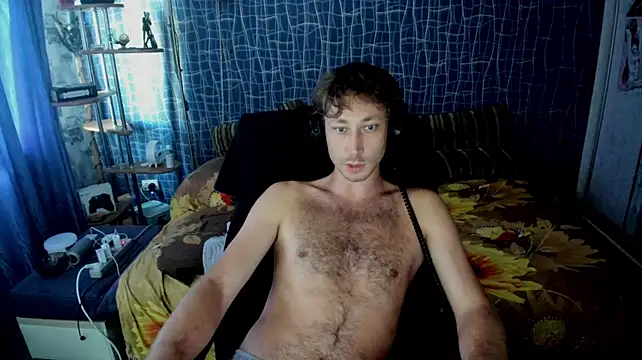 Show modela CuteBoy228 na web-kameri