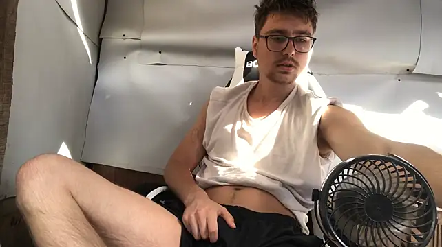 Chatroom XXX en direct de HotGentleman_3003